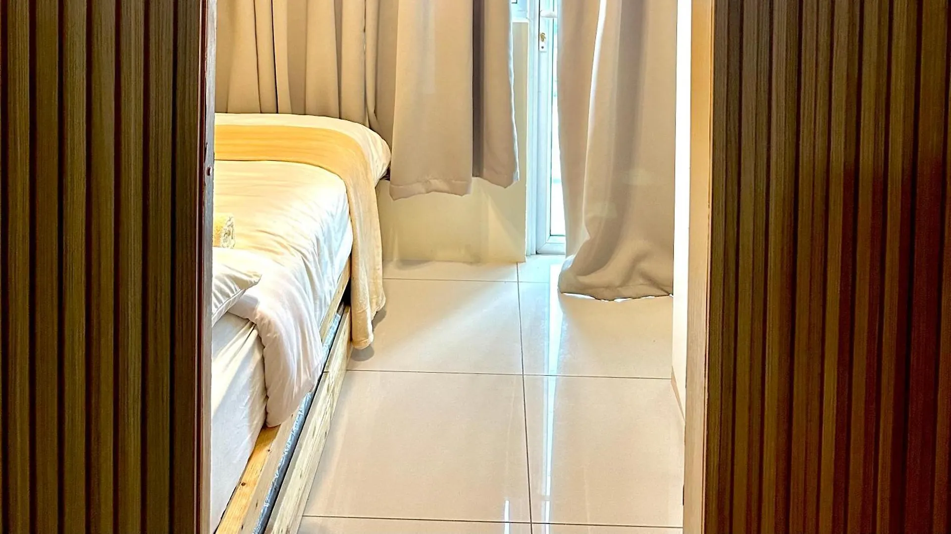 Affordable Condo-Hotel 5 Mins Walk To Picc, Ccp, Starcity, World Trade Center Near Moa And Airport Manila 0*,